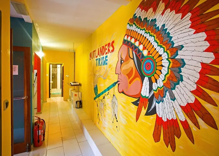 Hostal Outlanders Tribe