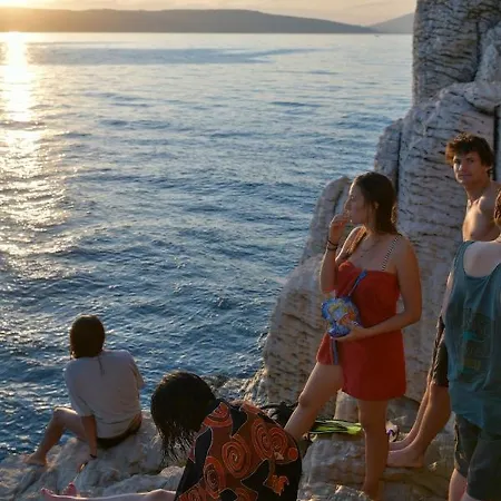 Outlanders Tribe بيت شباب سبليت