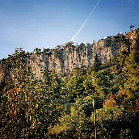 Outlanders Tribe Хостел