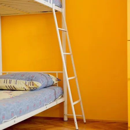 אכסניה Outlanders Tribe *