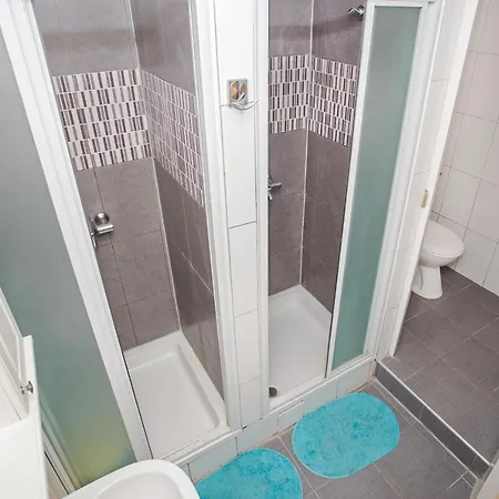 Albergue Outlanders Tribe *